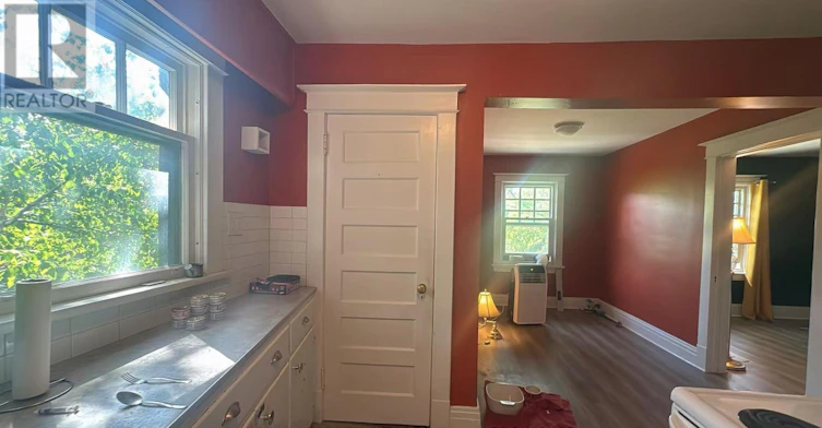 2-5 College Street, St. Catharines, ON, L2R 2W6 - 6