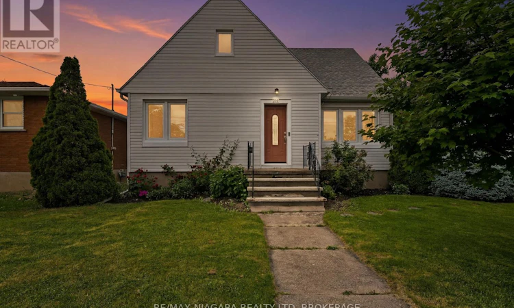 230 Wellington Street