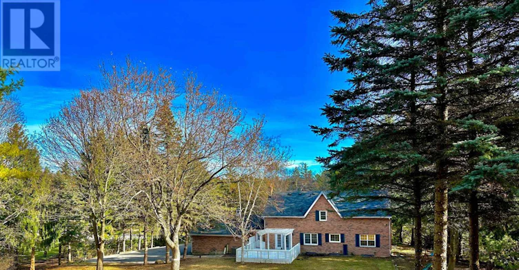 8 Blue Grass Drive, Aurora, ON, L4G 6W4 - 3