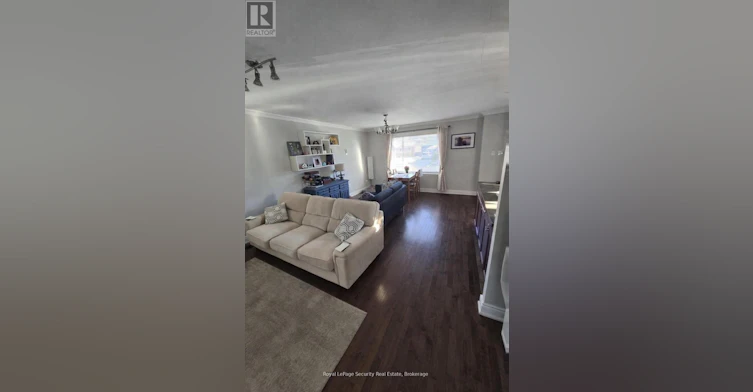 UPPER-36 Noranda Drive, Toronto, ON, M6M 2X9 - 3