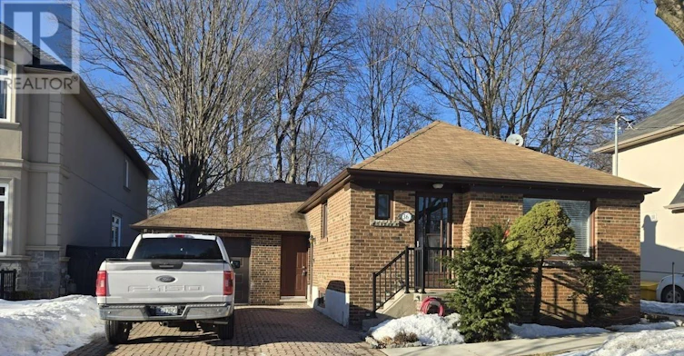 UPPER-36 Noranda Drive, Toronto, ON, M6M 2X9