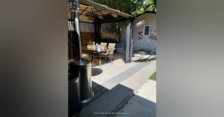 UPPER-36 Noranda Drive, Toronto, ON, M6M 2X9 - 11
