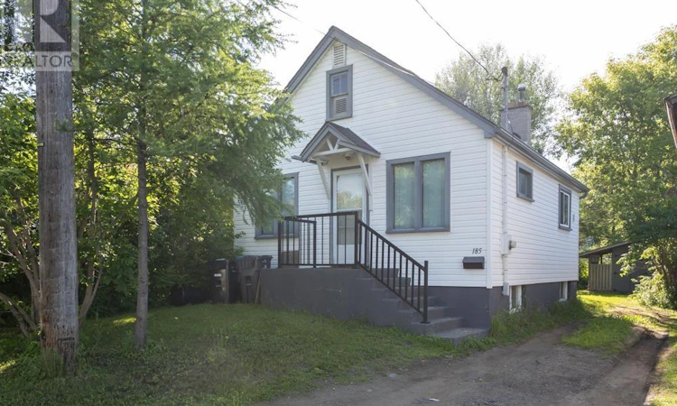 185 Empress Avenue S