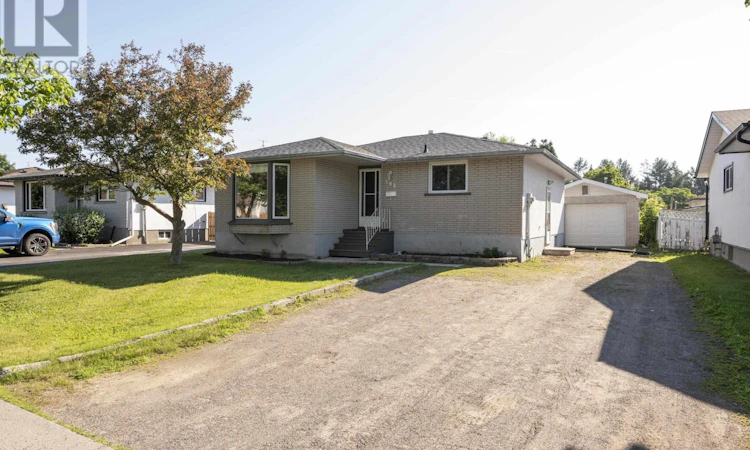 103 Elron Crescent