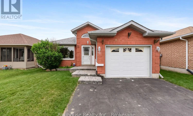 6 Eakins Crescent