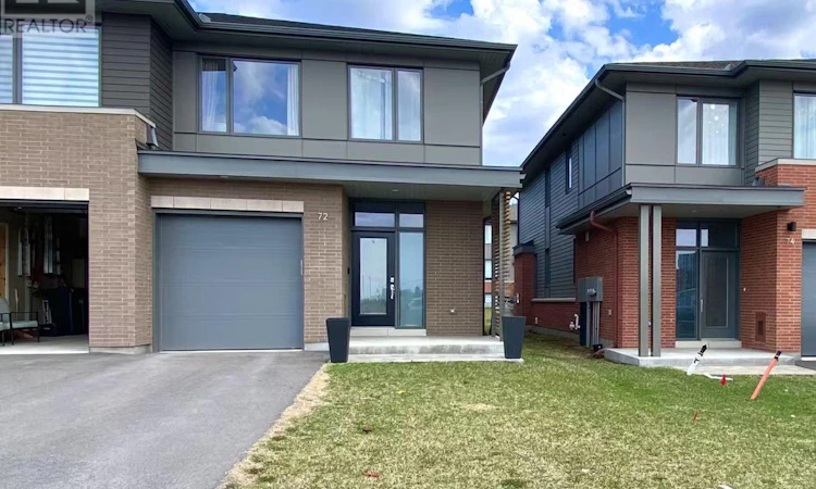 72 Michael Stoqua Street W