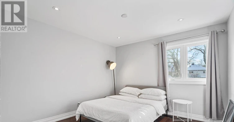 289 Burnett Avenue, Toronto, ON, M2N 1W2 - 14