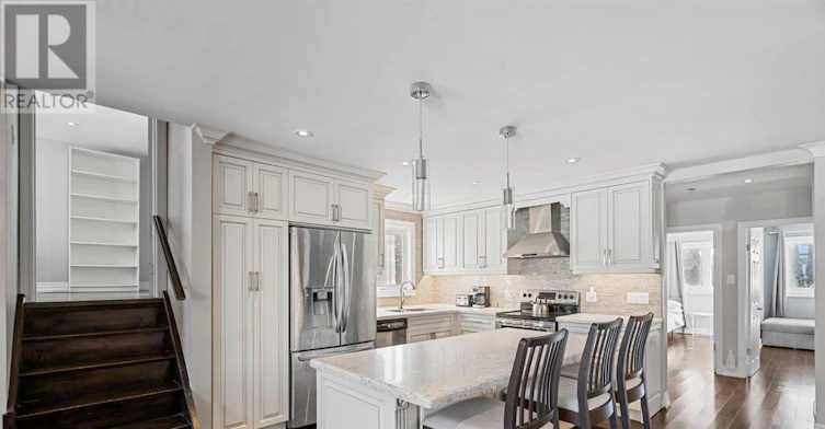 289 Burnett Avenue, Toronto, ON, M2N 1W2 - 4