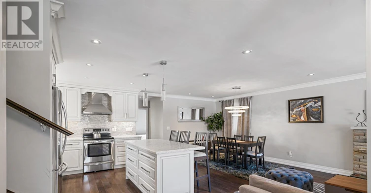 289 Burnett Avenue, Toronto, ON, M2N 1W2 - 3