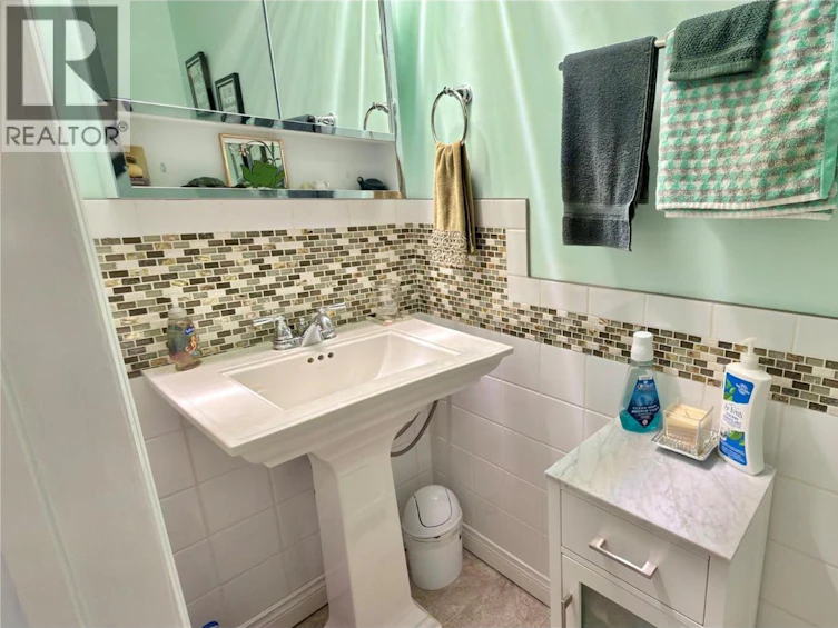 482 Sixth Avenue, Midway, BC, V0H 1M0 - 40