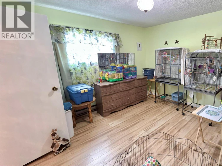 482 Sixth Avenue, Midway, BC, V0H 1M0 - 39