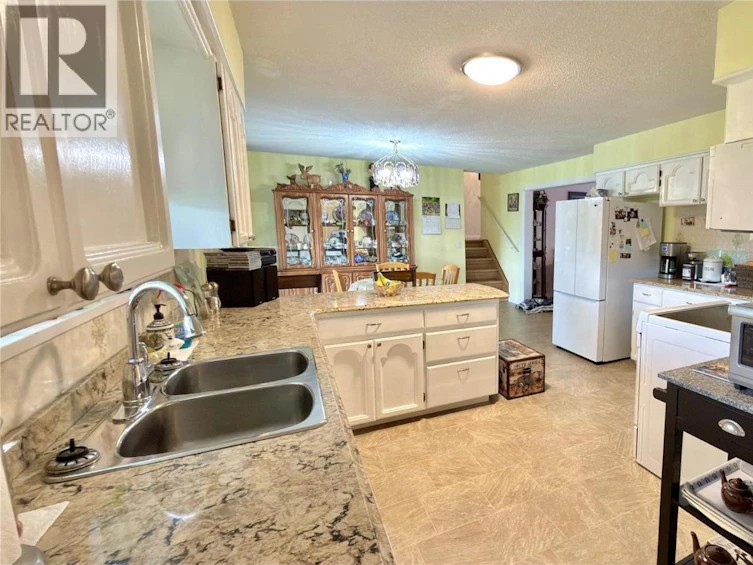482 Sixth Avenue, Midway, BC, V0H 1M0 - 28