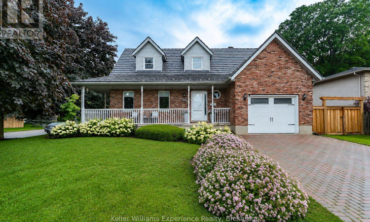 300 4th Avenue W
