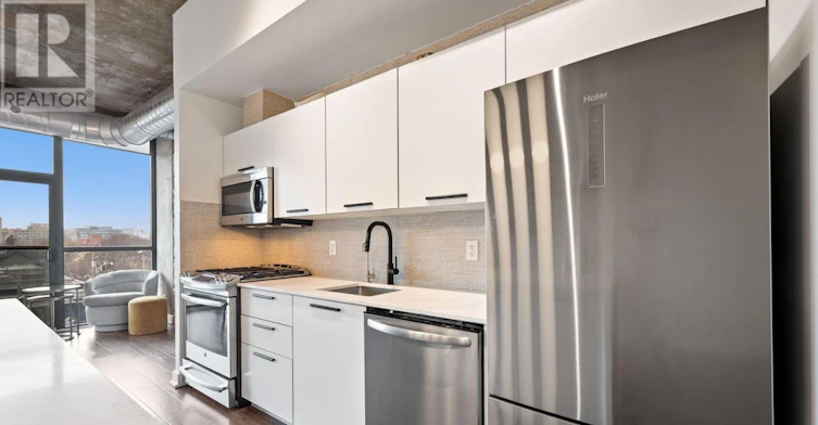 403-60 Bathurst Street, Toronto, ON, M5V 2P4 - 9