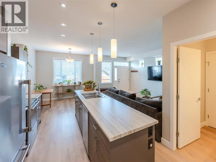102-457 Nelson Avenue, Penticton, BC, V2A 2L3 - 10