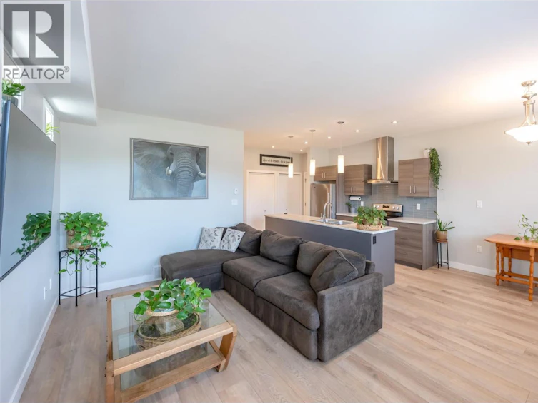 102-457 Nelson Avenue, Penticton, BC, V2A 2L3 - 3