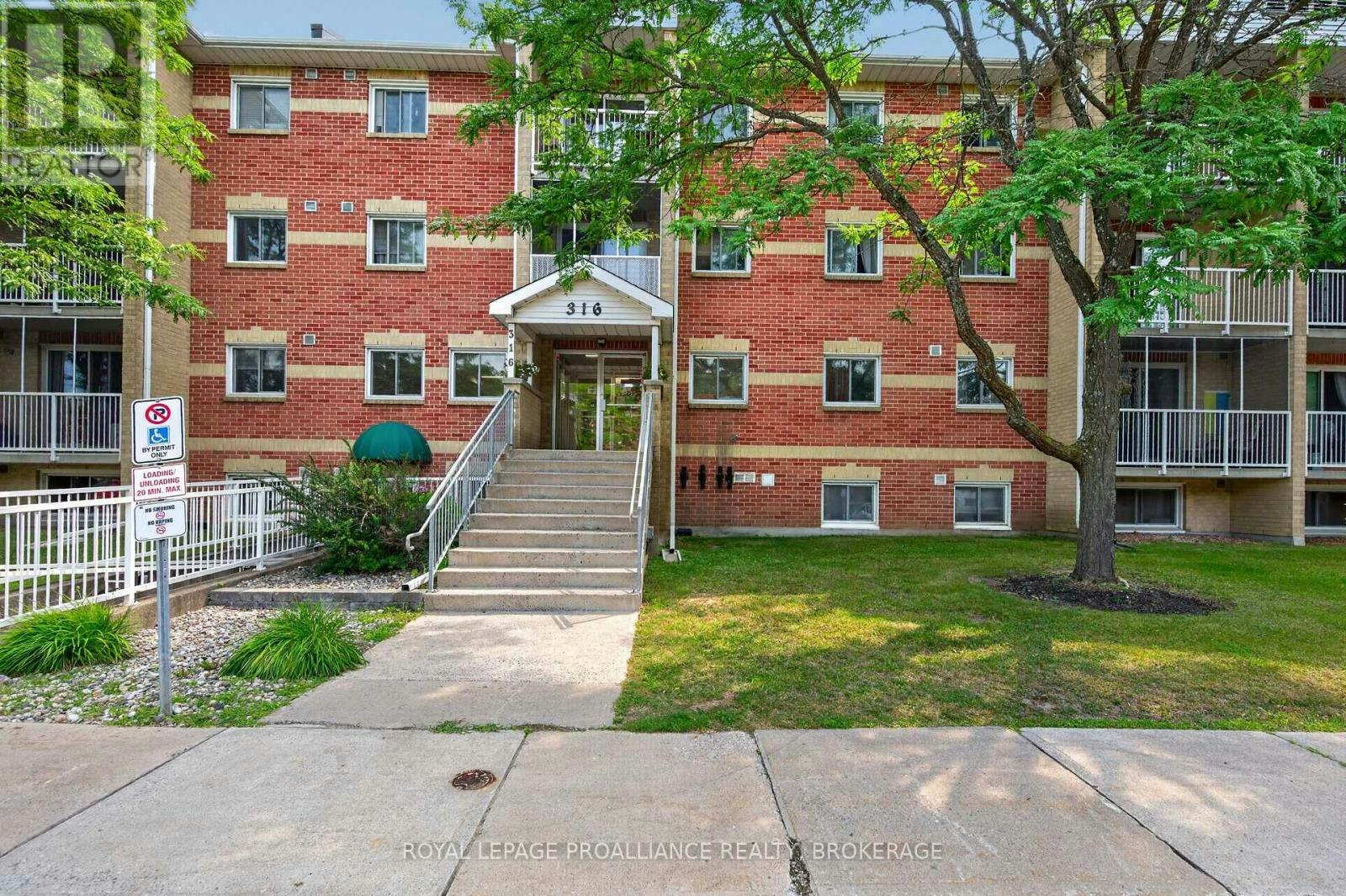 411-316 Kingsdale Avenue, Kingston, ON, K7M 8S2