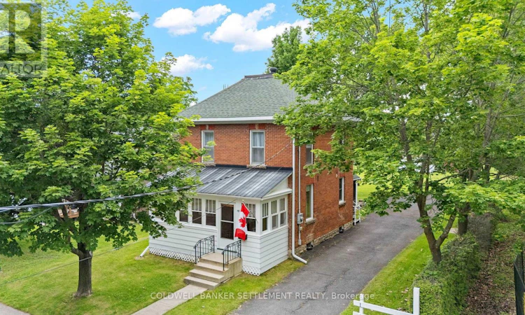 119 Drummond Street E