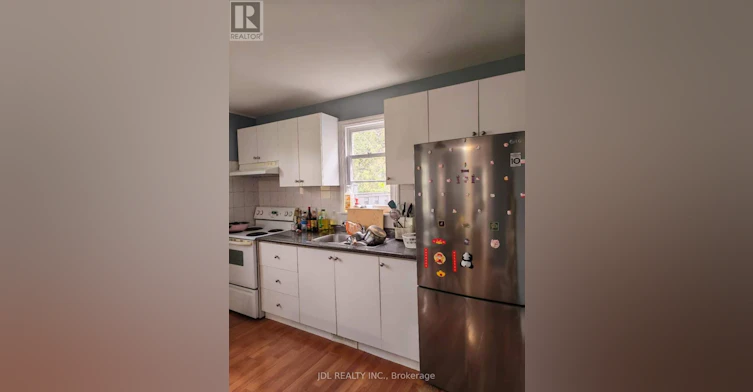 555 Wellington Street W, Aurora, ON, L4G 6J7 - 4