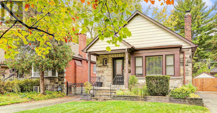 884 Royal York Road, Toronto, ON, M8Y 2V6