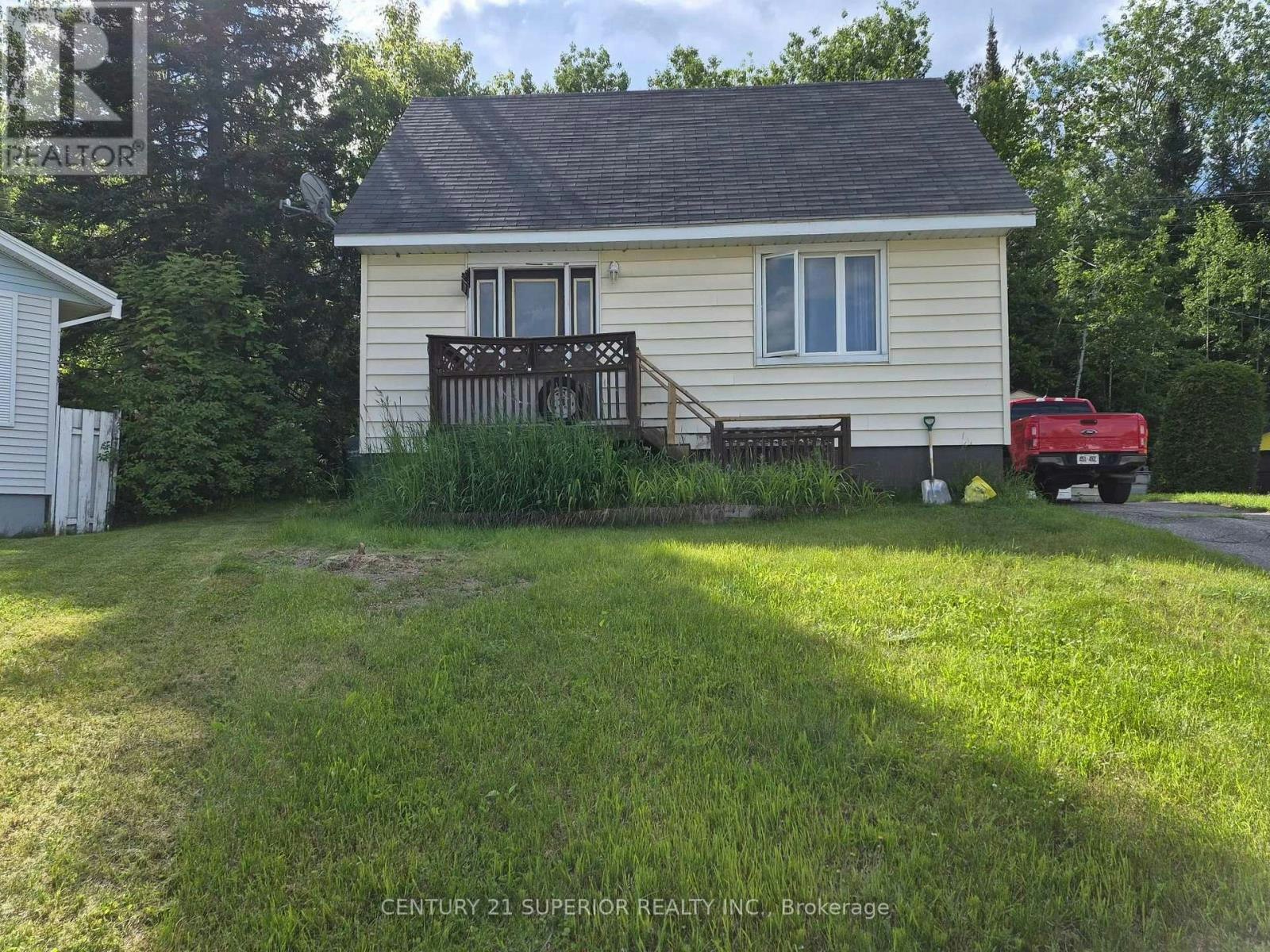7 Essa Place, Manitouwadge, ON, P0T 2C0