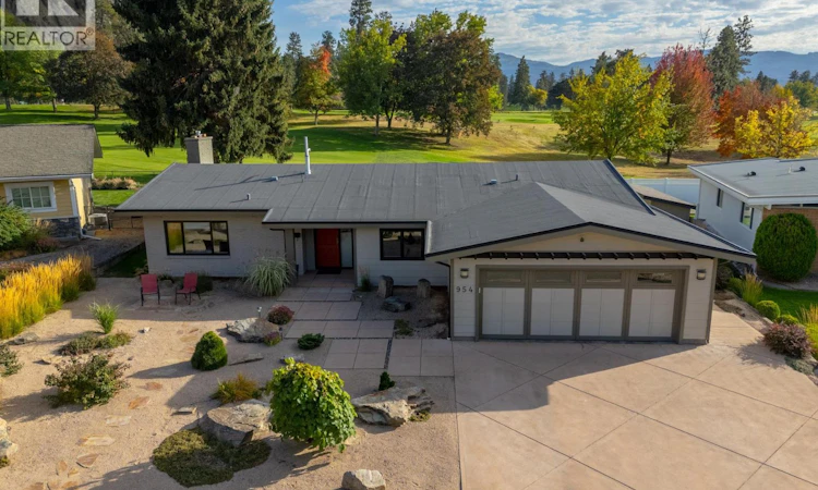 954 Fairway Crescent