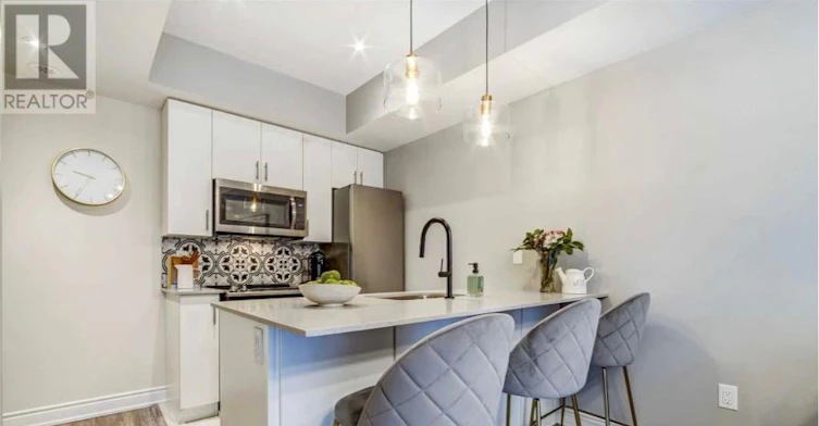 66-28 Fieldway Road, Toronto, ON, M8Z 0E3 - 5