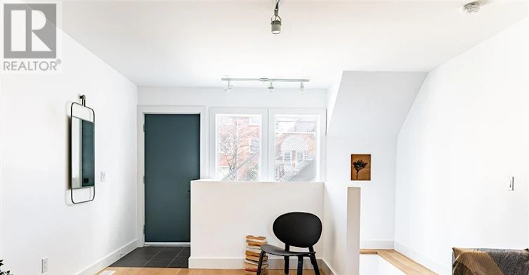 MAIN-278 Campbell Avenue, Toronto, ON, M6P 3V6 - 4