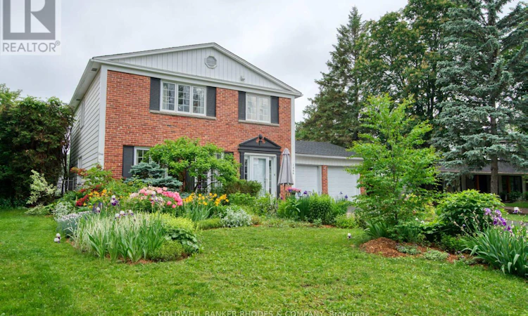1666 Amberdale Crescent