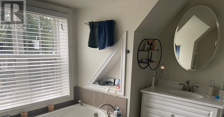 2ND FLR-716 Ossington Avenue, Toronto, ON, M5G 3T7 - 13