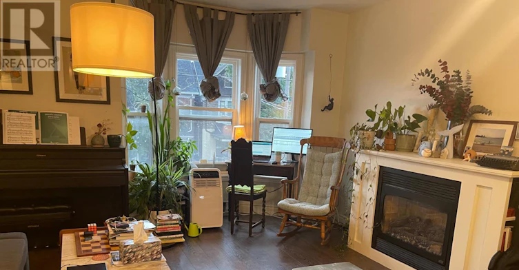 2ND FLR-716 Ossington Avenue, Toronto, ON, M5G 3T7 - 3