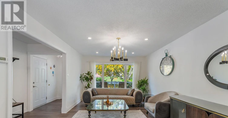 17 Beckett Avenue, East Gwillimbury, ON, L9N 1E6 - 3