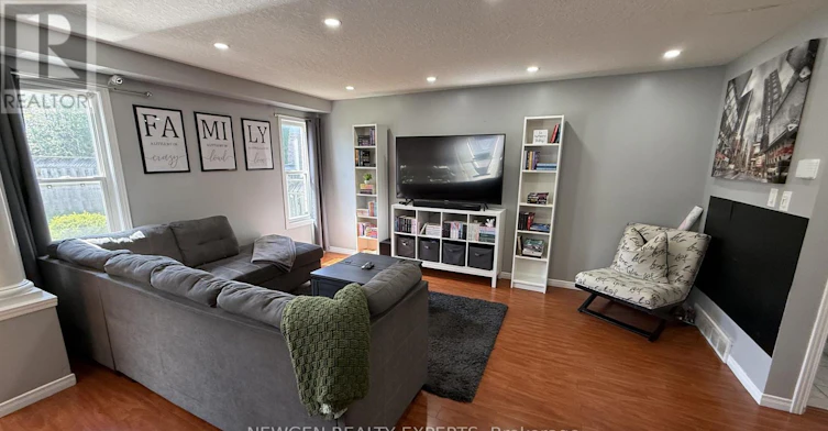 11 Berry Moss Street, Kitchener, ON, N2E 3V1 - 8