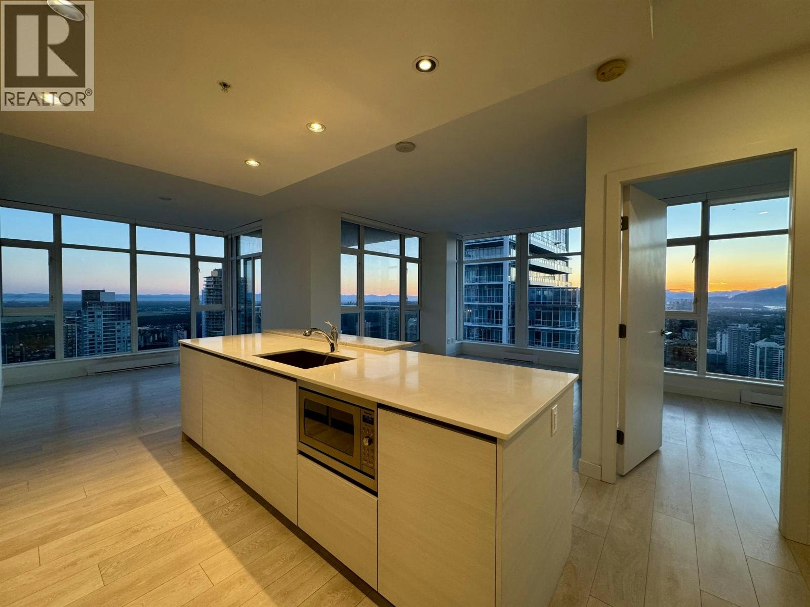 4306-4670 Assembly Way, Burnaby, BC, V5H 0H3