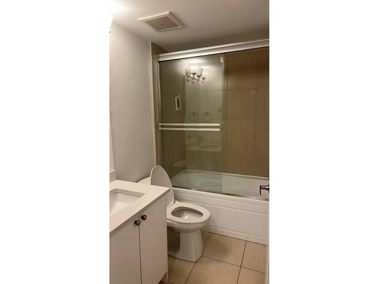 Ground Level-13766 NORTH Bluff Road, Surrey, BC, V4B 3B9 - 10