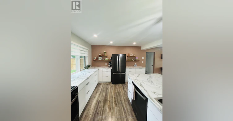 121 Wellington Street W, Exeter, ON, N0M 1S2 - 11