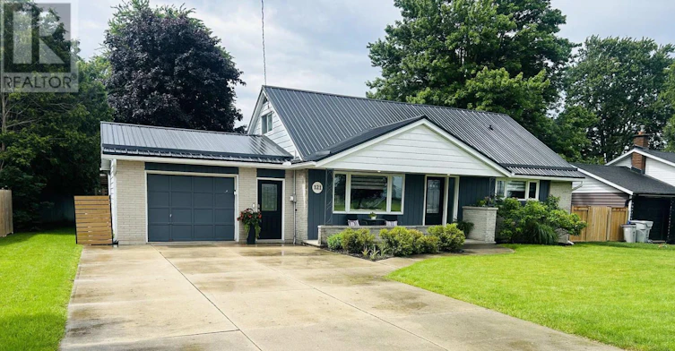 121 Wellington Street W, Exeter, ON, N0M 1S2 - 4