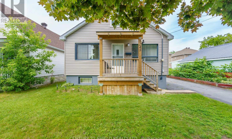 1245 Notre Dame Street W