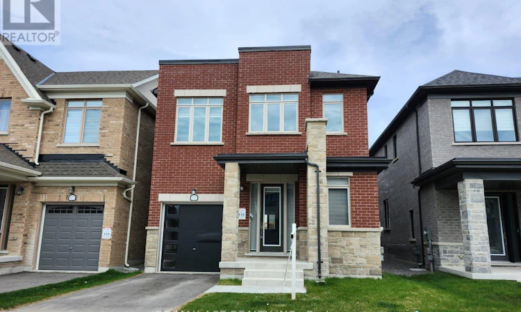 976 Andrew Murdoch Street W