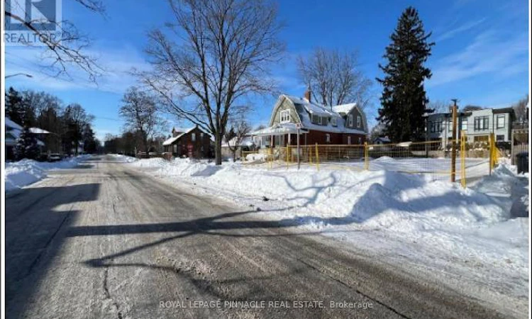 52 Forest Avenue