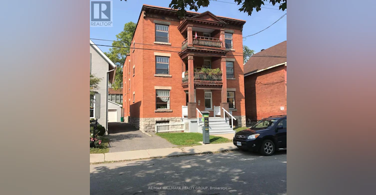3-421 Lisgar Street, Ottawa, ON, K1R 5G9