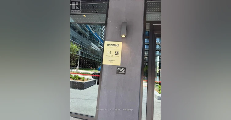 321-110 Broadway Avenue S, Toronto, ON, M4P 1V7 - 2