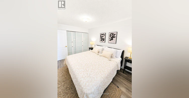 915-5418 Yonge Street, Toronto, ON, M2N 6X4 - 2