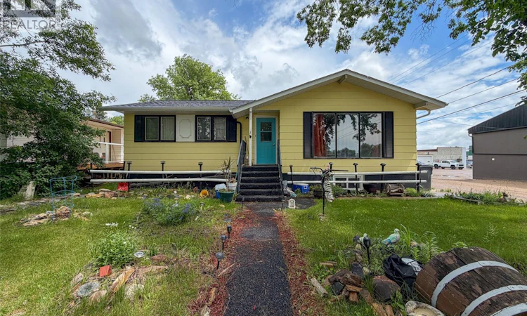 336 2nd Street W