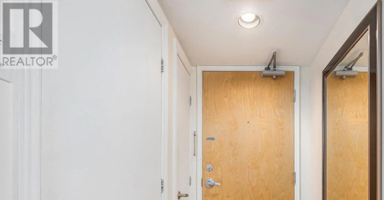 PH 4-445 Laurier Avenue W, Ottawa, ON, K1N 6R4 - 5