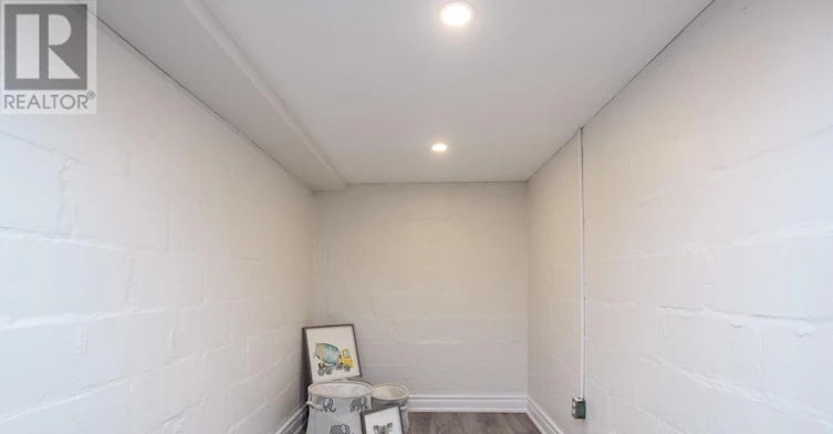 152 Ferris Road, Toronto, ON, M4B 1G9 - 21