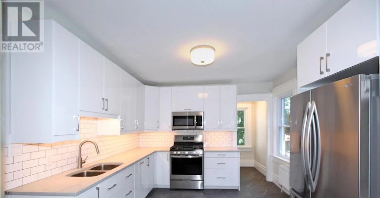B-163 Parkside Drive, Toronto, ON, M6P 2G3 - 4