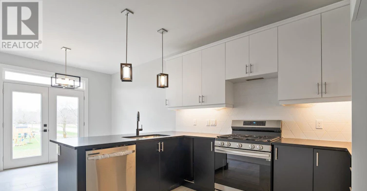 MAIN-566 Fairway Road, Woodstock, ON, N4T 0M1 - 9