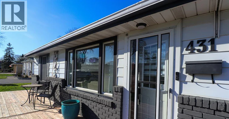431 Maple, Lasalle, ON, N9J 1P3 - 2