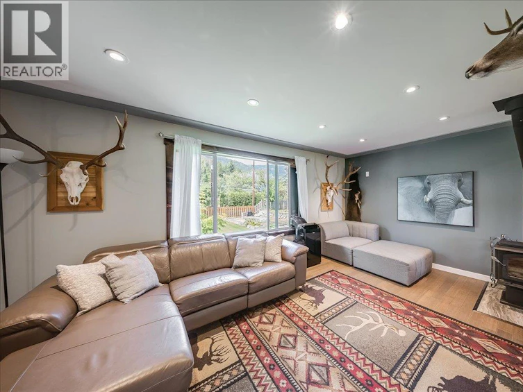 526 12th Avenue, Genelle, BC, V0G 1G0 - 8